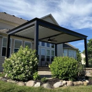 Aluminiowa pergola ogrodowa 3×4 z ruchomymi lamelami